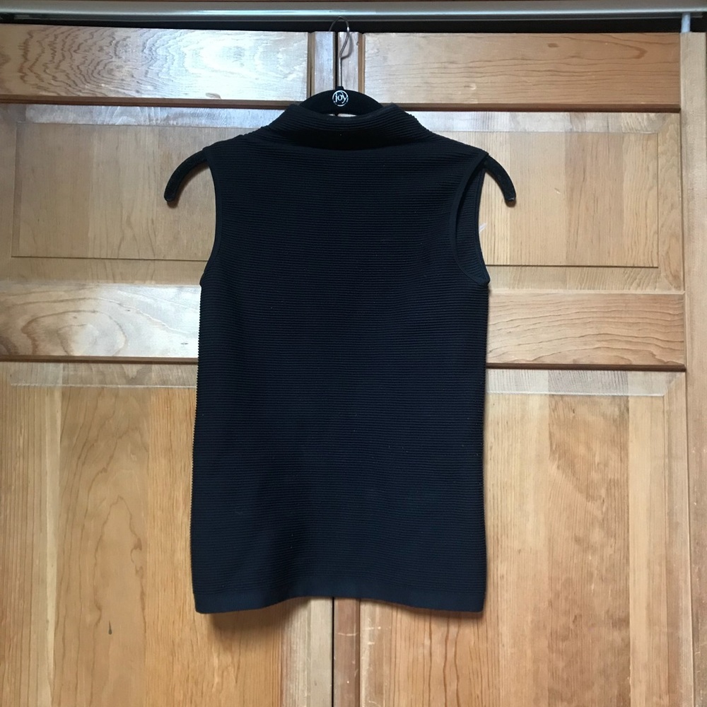 Aritzia black mockneck Sleeveless Top, size 0